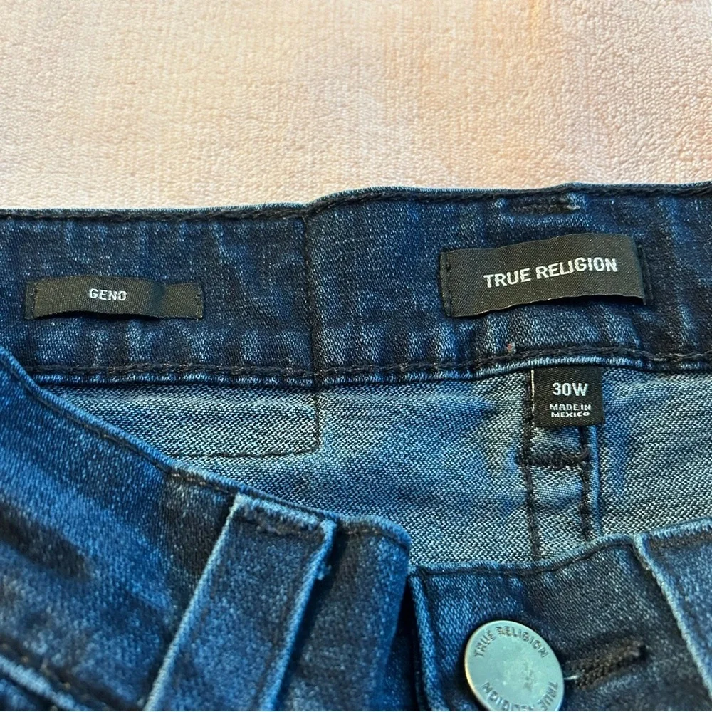 True Religion Geno blue jeans with celestial design size 30 casual streetwear